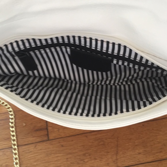 White and gold clutch with shoulder strap - Picture 3 of 4